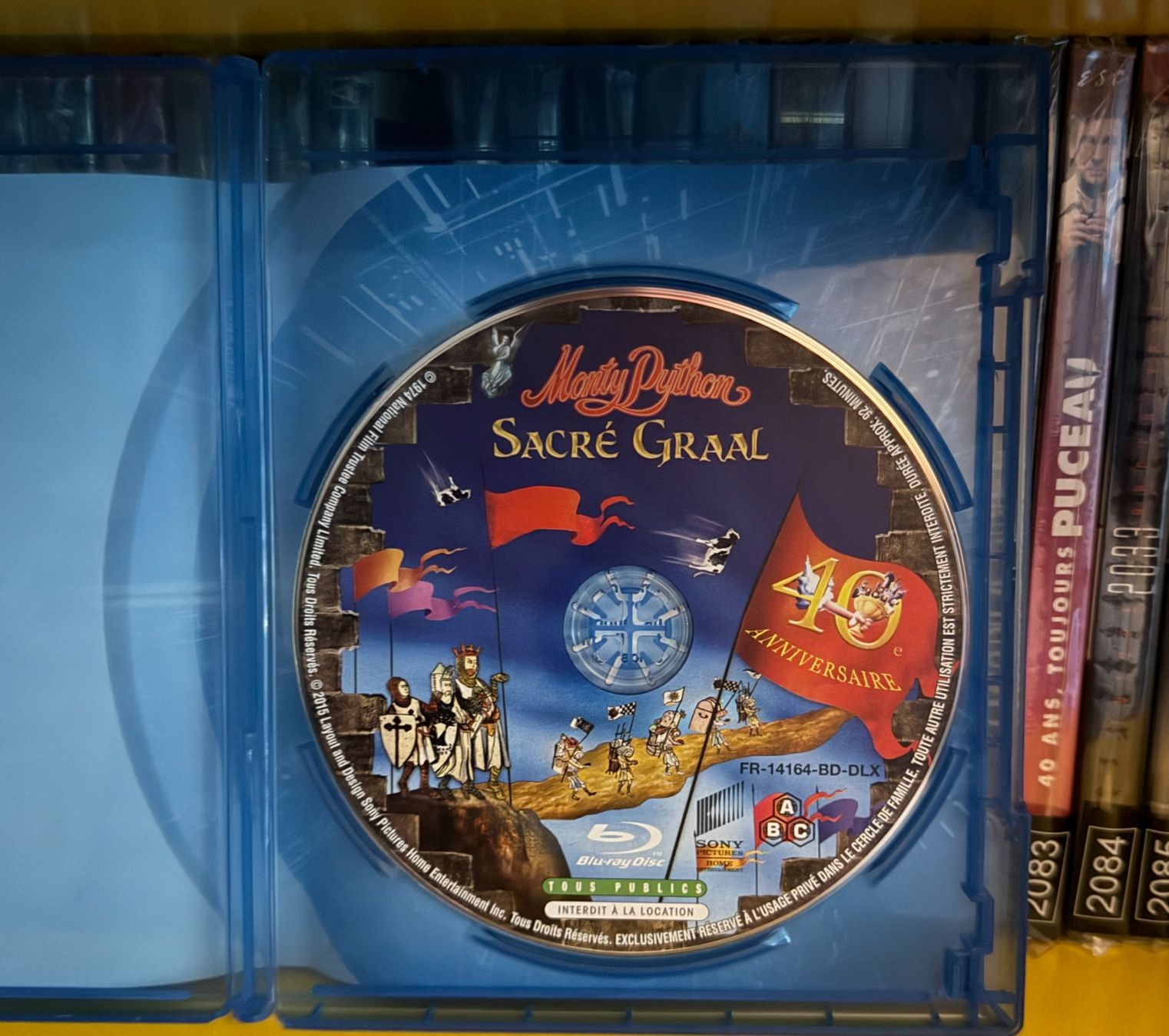 Tous les DVDs: Monty Python Sacré Graal ! (1975) - Blu-ray – D'occasion à Semsales par __Florian__ 3
