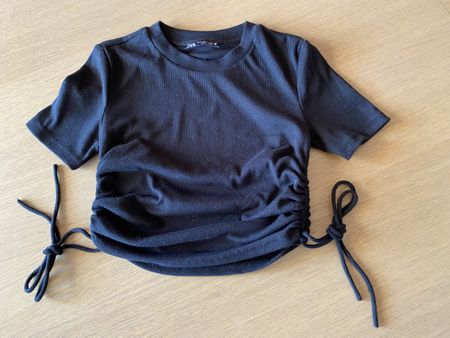 Crop-top Zara noir avec lacets sur les côtés - taille S