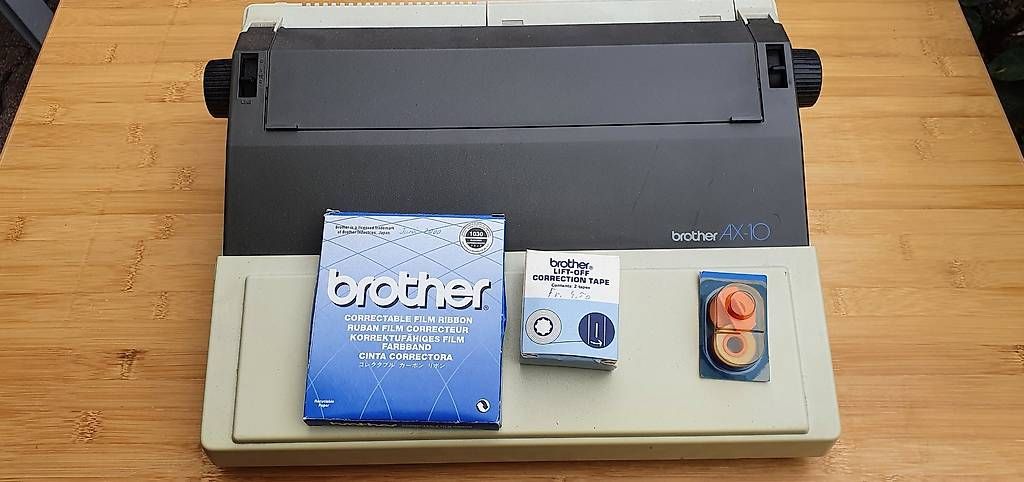 Macchine da scrivere: Brother AX-10 – Usato da Basel venduto da storchenricardo