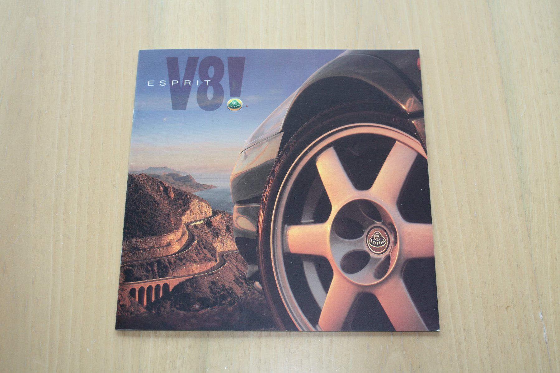 Lotus Documenti: Lotus Esprit V8 Prospekt – Usato da Wikon venduto da erwin400