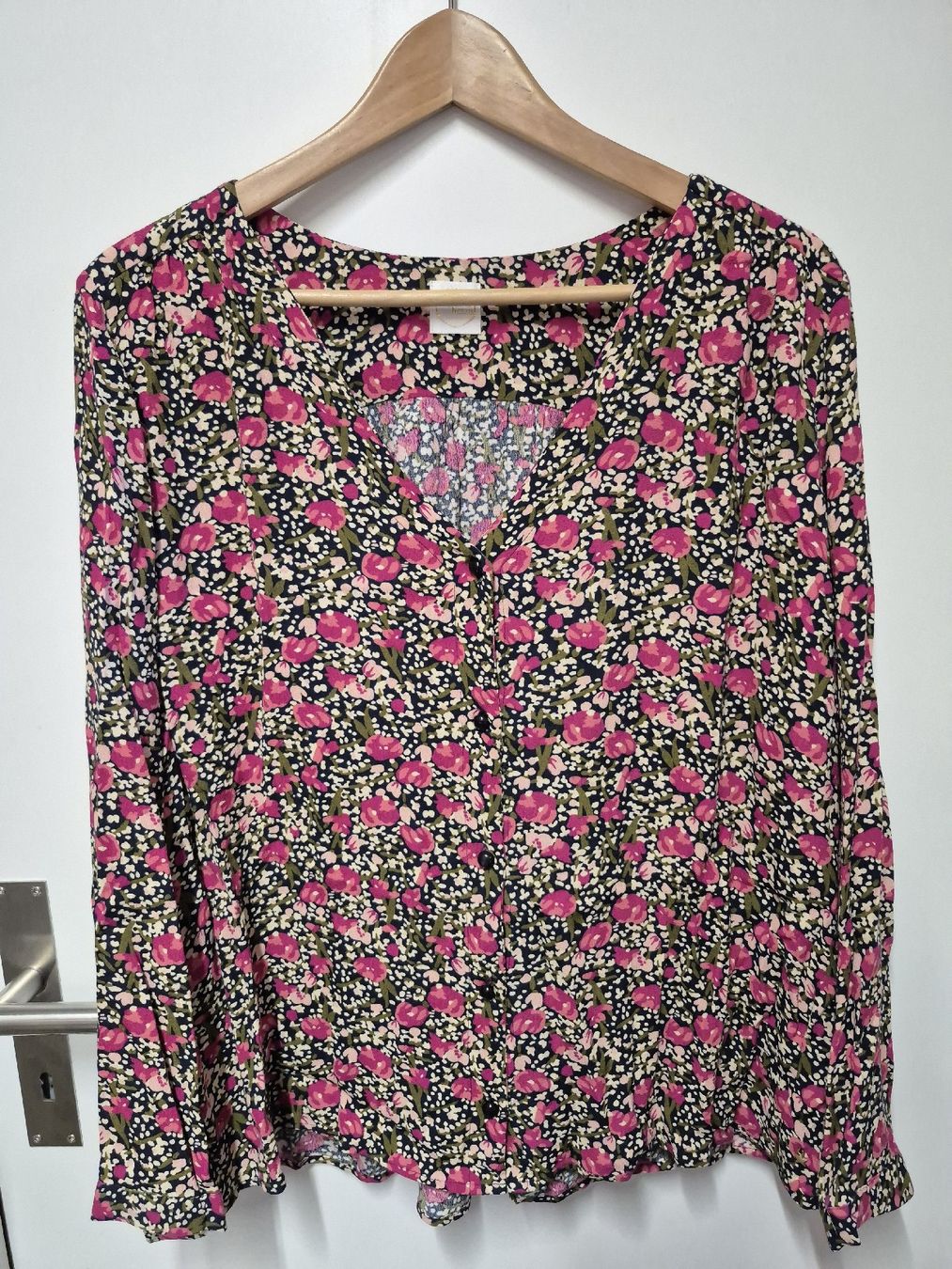 Des Petits Hauts Camicette: Viskose Bluse von Des Petits Hauts, Gr. T4(L)Blumenmuster – Usato da Merligen venduto da muss_haben 2