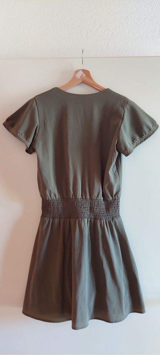 Vestiti: Robe kaki M – Usato da Épalinges venduto da lola_vp_99 1