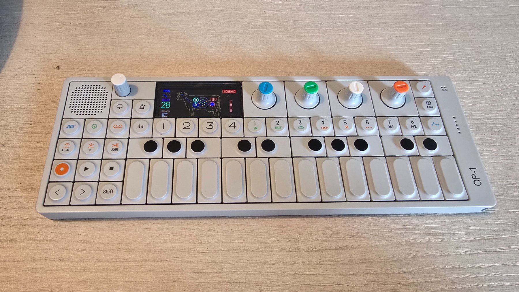 Teenage Engineering Musikinstrumente: Teenage Engineering OP-1 – Gebraucht aus Zollikofen von Wozniak1
