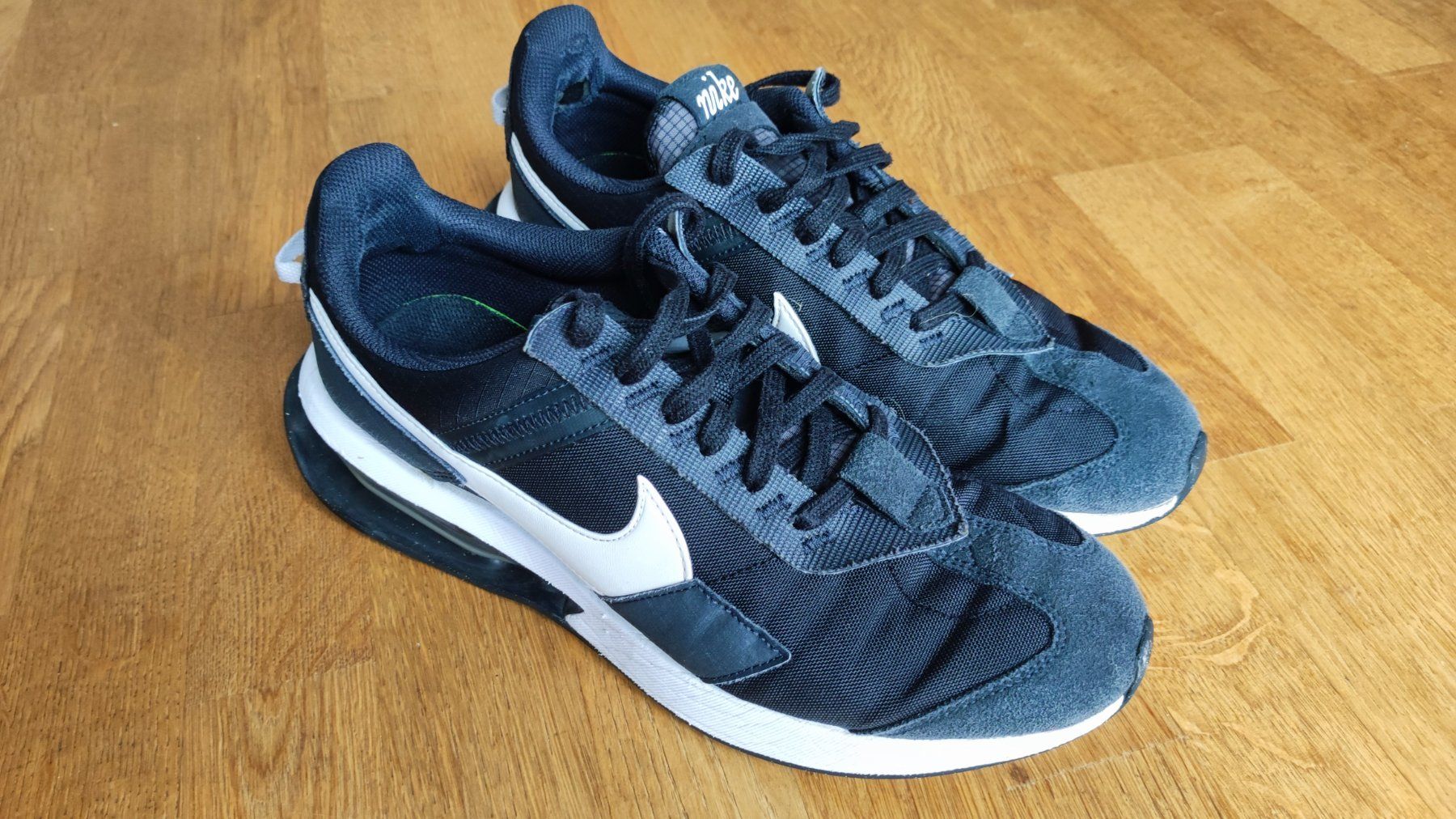 Nike Herrenschuhe: Nike Air Max Sneaker – Gebraucht aus Rubigen von B055