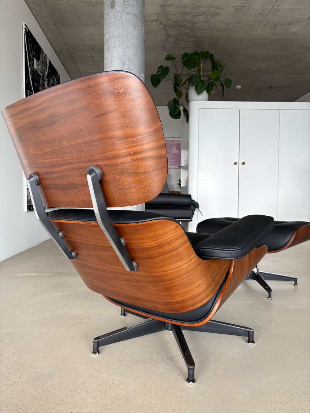 Poltrone: Designer Lounge Sessel und Ottoman - Echtes Leder – Nuovo e nell'imballaggio originale da Münchenstein venduto da AndreHaus 1