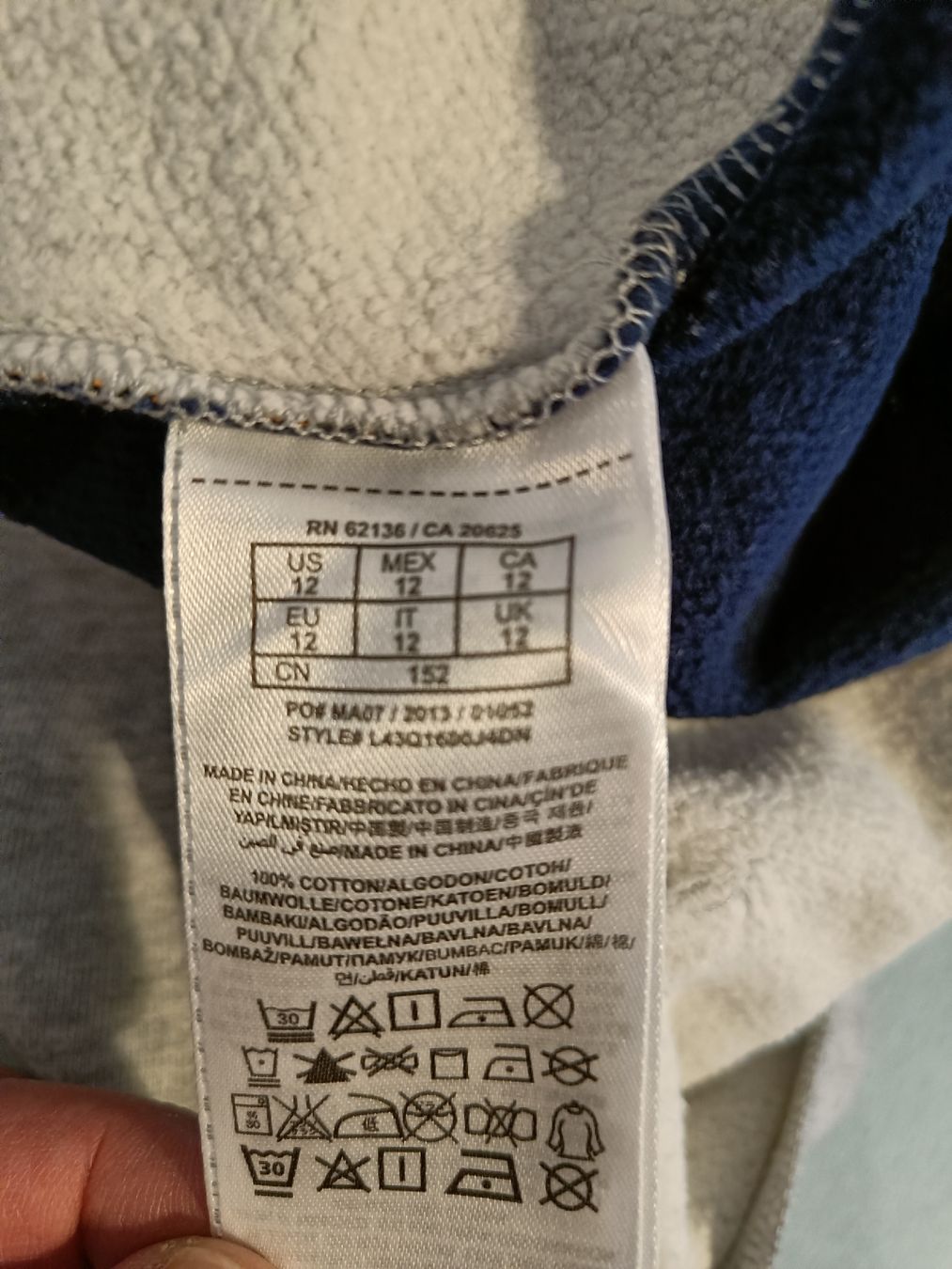 Guess Altro abbigliamento per bambino: Veste zippée Guess, garçon, 12 ans, grise – Usato da Genève venduto da Kamajan 1