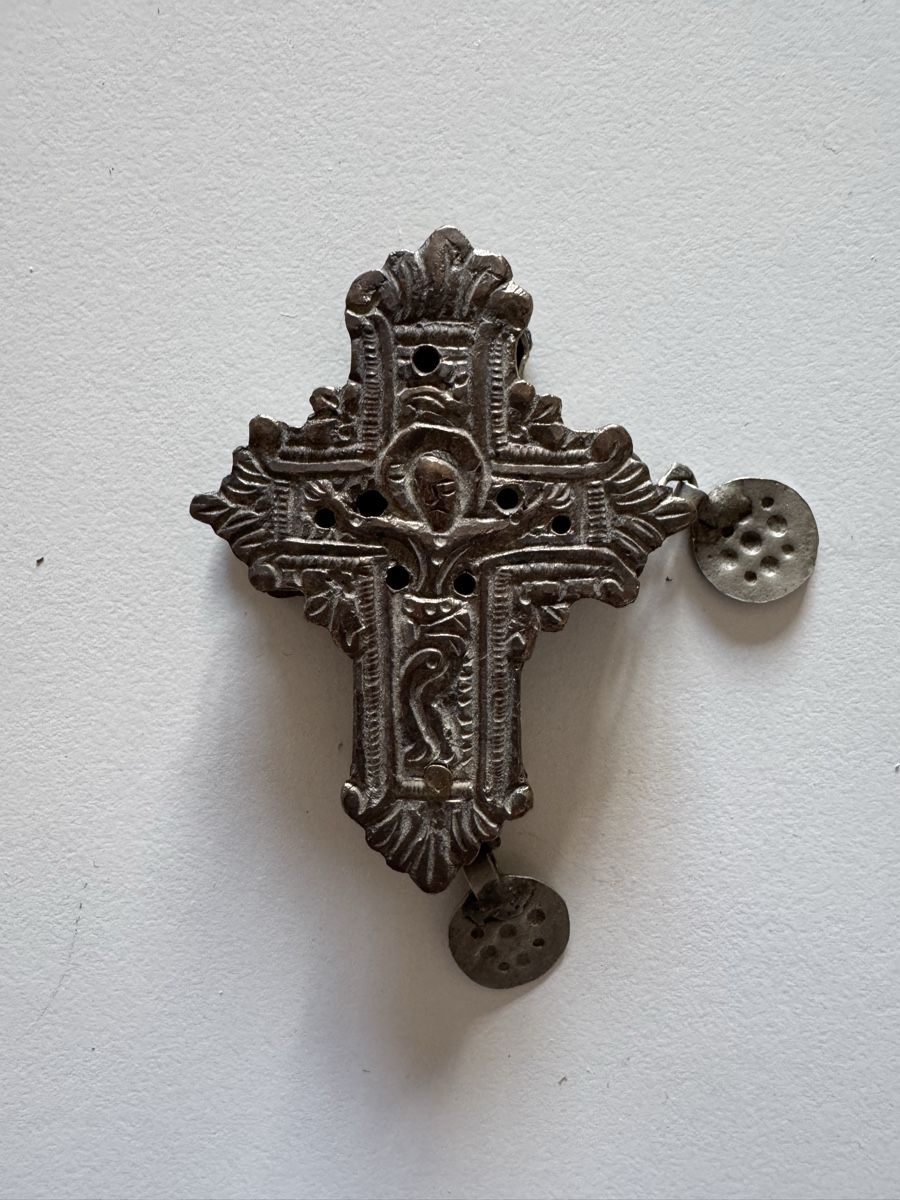 Ciondoli: Reliquienkreuz – Usato da Küsnacht ZH venduto da Engadin_1 1