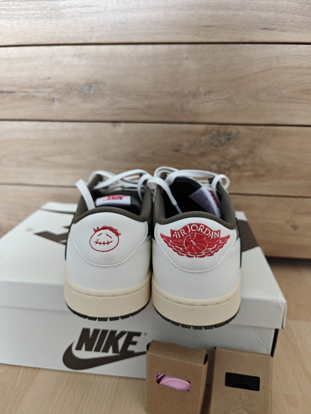 Jordan Herrenschuhe: Jordan 1 low Travis Scott Medium Olive – Neu und originalverpackt aus Zofingen von EugenSpb 3