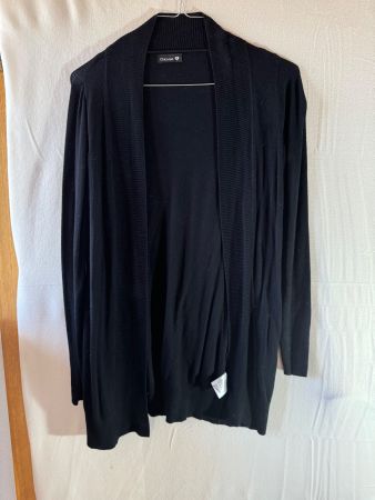 Schwarze Strickjacke von Chicoree Gr. S