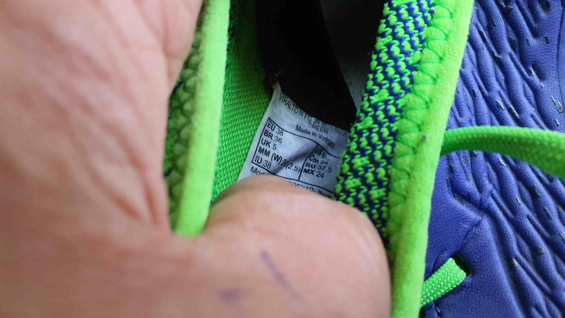 Scarpe per ragazzi: Fussballschuhe, Grösse 38 – Usato da Sirnach venduto da Formalin 3