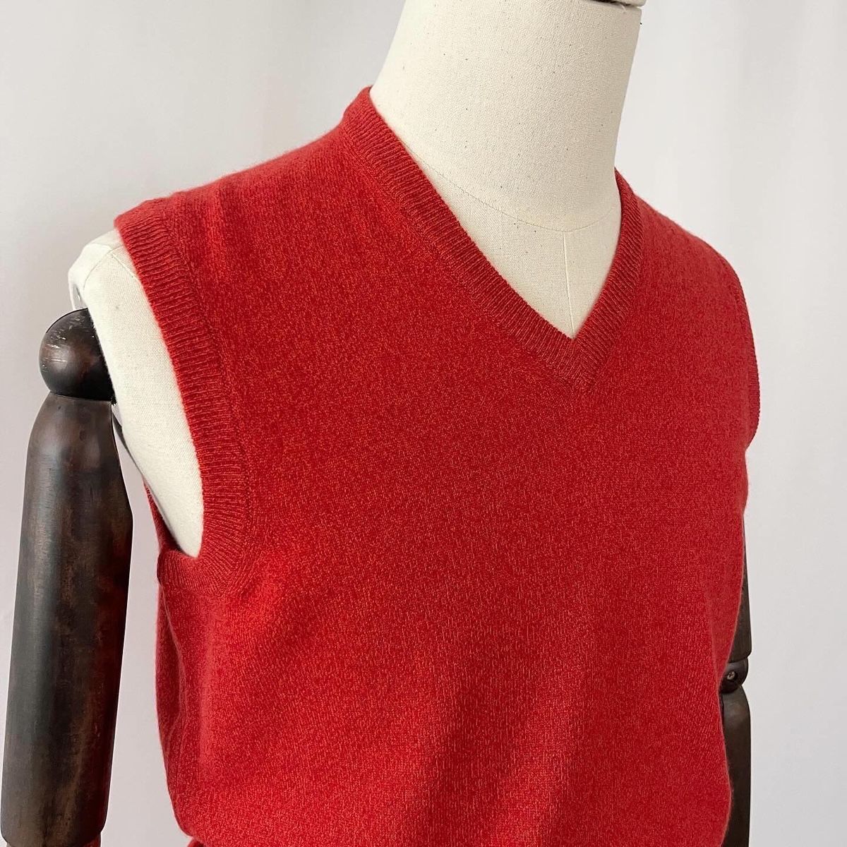 Gilet & Giacche: FERU Cashmere Vest new – Nuovo e nell'imballaggio originale da Freienbach venduto da Avviivva_Shop 2