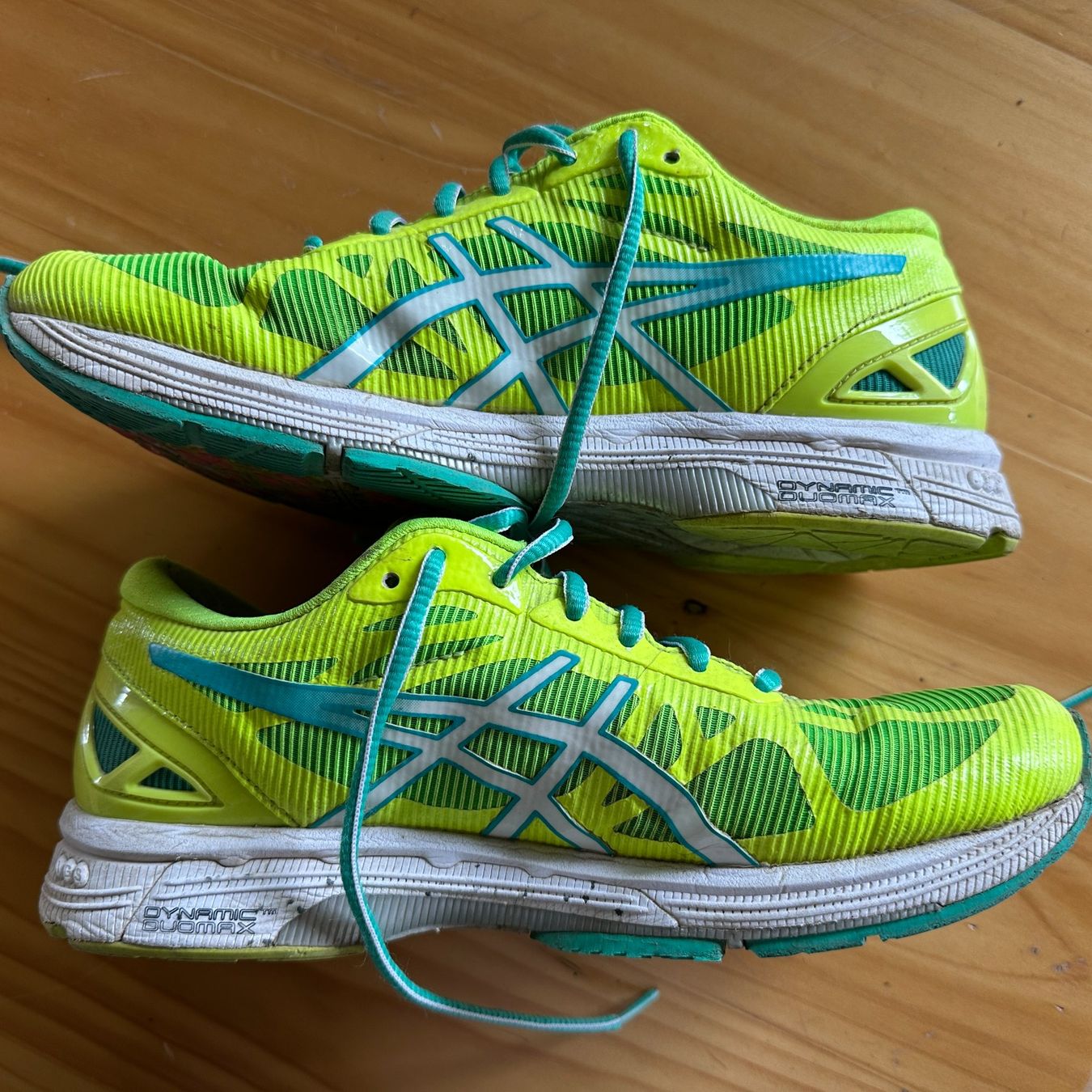 Asics Scarpe da donna: ASICS Laufschuhe Gr. 39.5 – Usato da Tägertschi venduto da TheChange 2