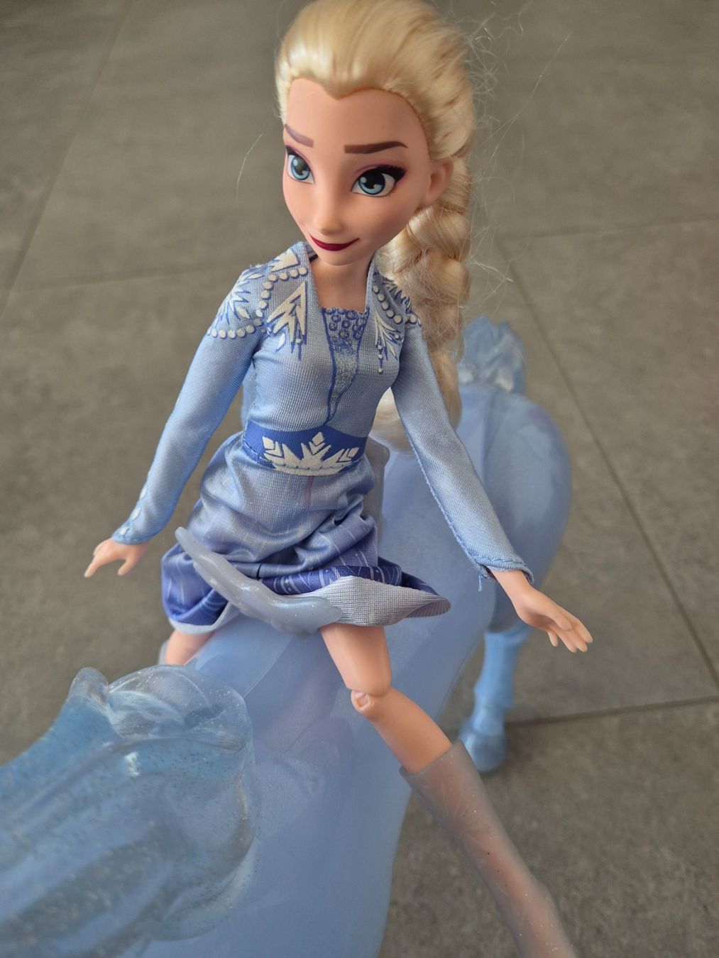 Bambole: Disney Frozen Elsa & Nokk – Usato da Wettswil venduto da sacalu007 1