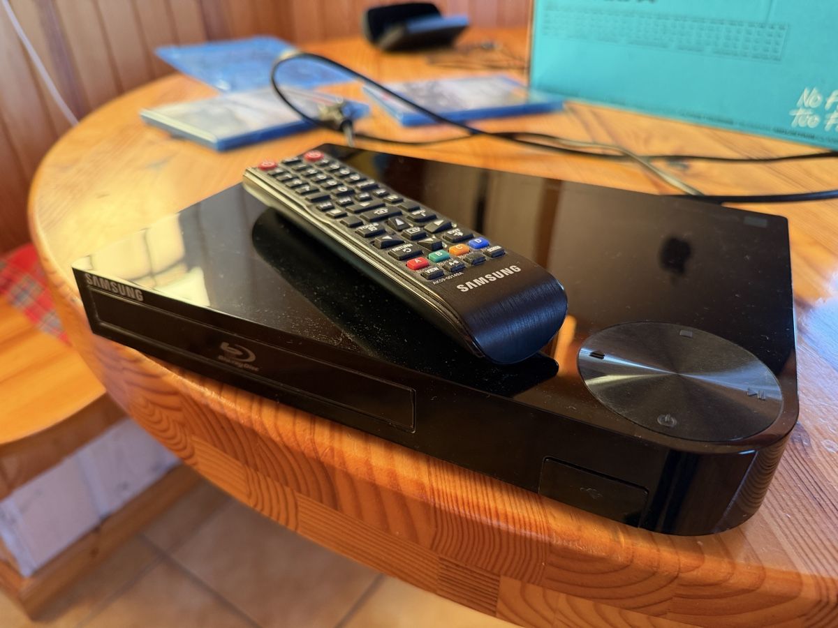 Samsung Multimediaplayer & Streamer: Samsung Blu-Ray Player – Gebraucht aus Sion von Senggchuppa 1