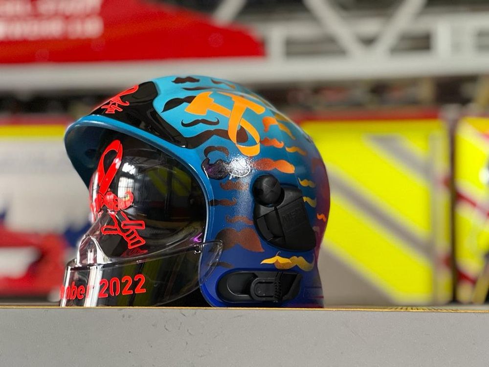 einsatzARTiger Movember Feuerwehrhelm MoBro Feuerwehr | Kaufen auf Ricardo