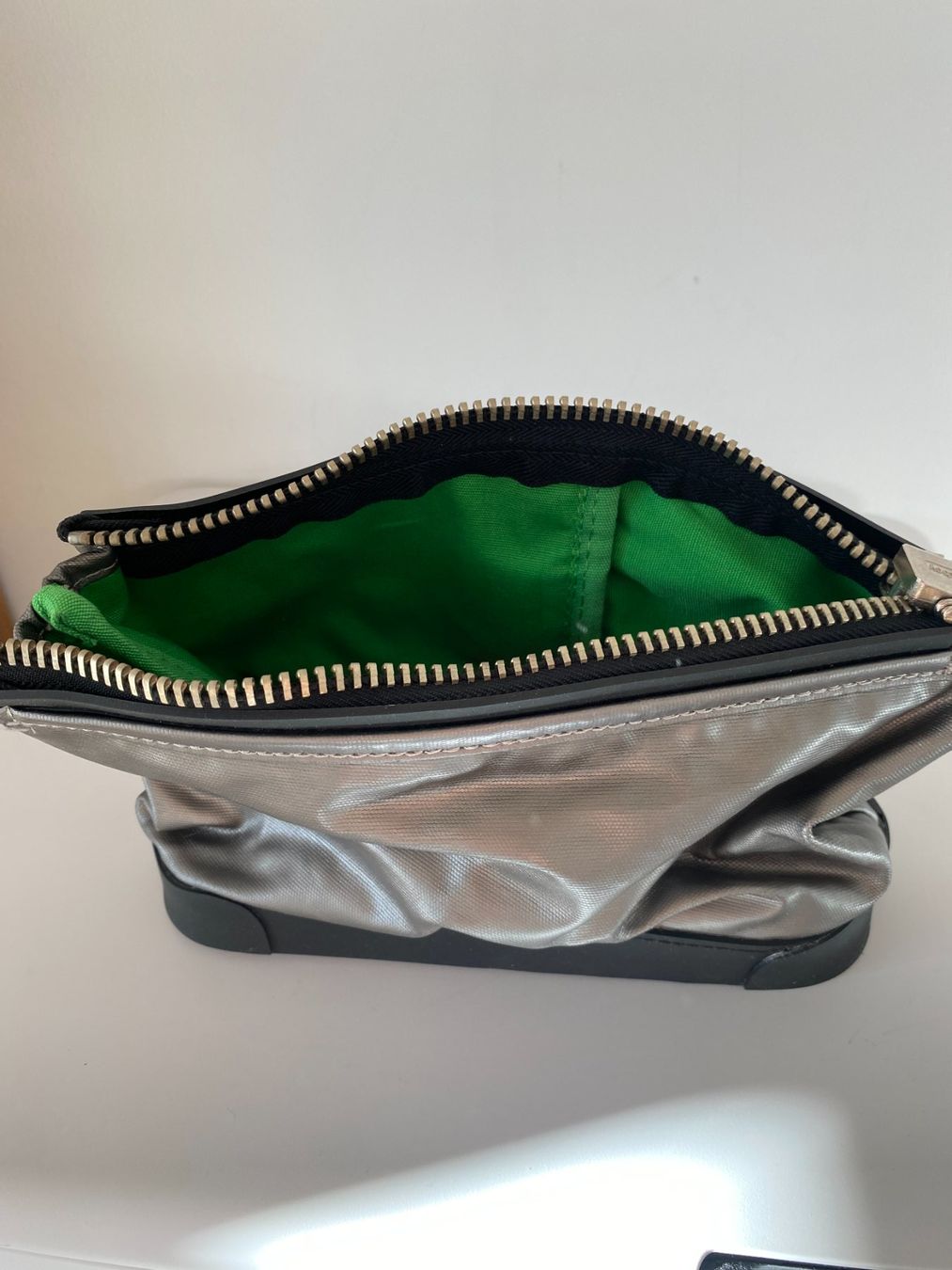 Custodie per cosmetici: Necessaire FATBOY metallic, ungebraucht – Usato da Visperterminen venduto da Scr 1