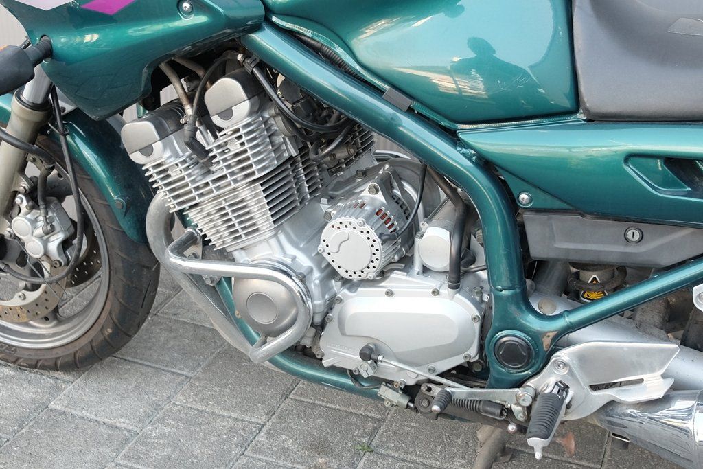 Yamaha Touring: Yamaha XJ900 – Usato da Sargans venduto da pirelli146 7