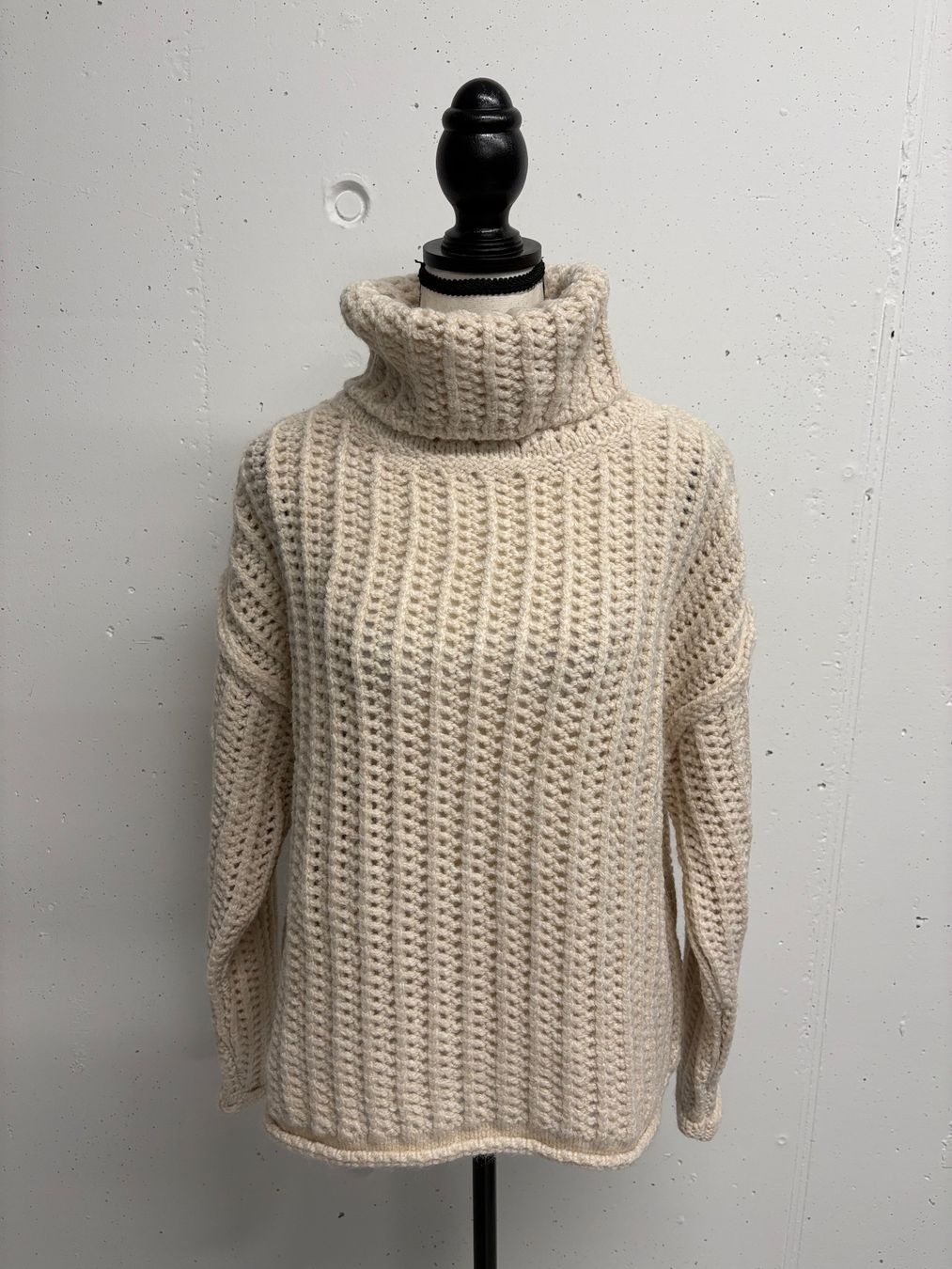 Mango Pullover & Sweatshirts: Mango Grobstrick Pullover Rollkragen Gr. S oversize beige – Neu (gemäss Beschreibung) aus Regensdorf von sec_l5cr 1