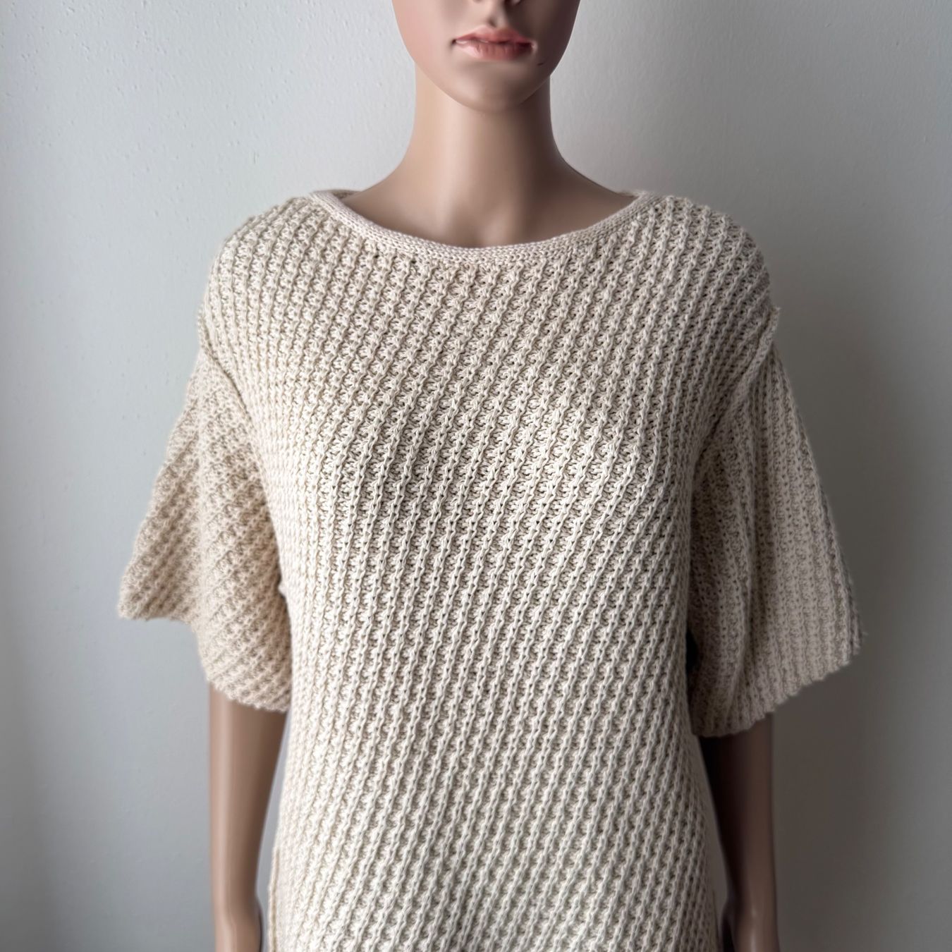 H&M T-shirt: strukturiertes, kurzärmliges Strickshirt | Silk Blend Shirt – Usato da Zürich venduto da ClosetQueen 1