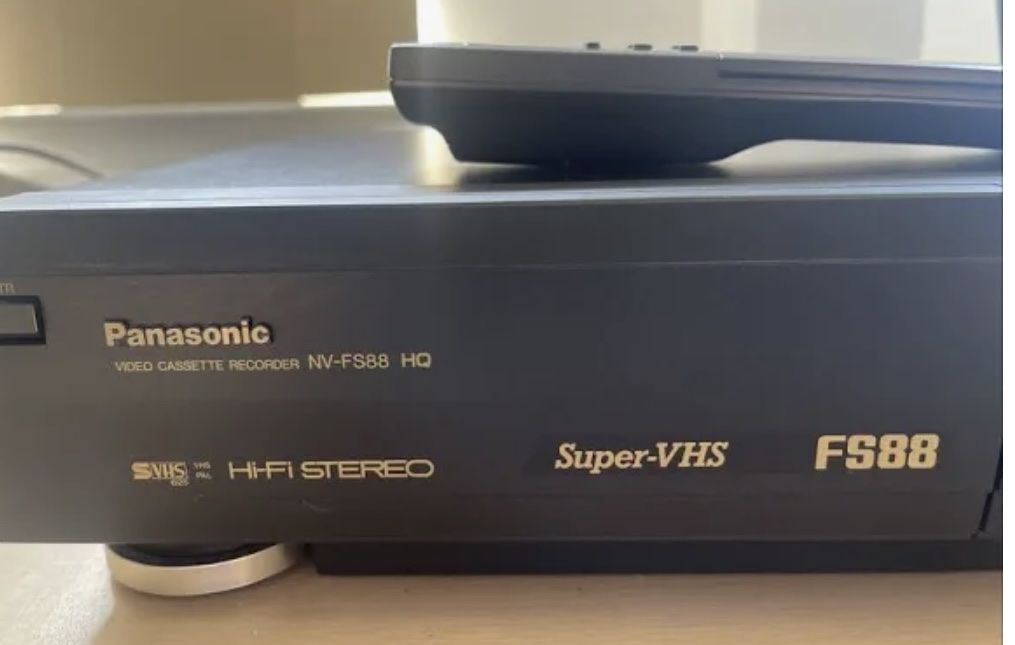 Panasonic Registratori: Panasonic NV-FS88 Professional SVHS Video Recorder – Usato da Trimbach venduto da SABO-61 7