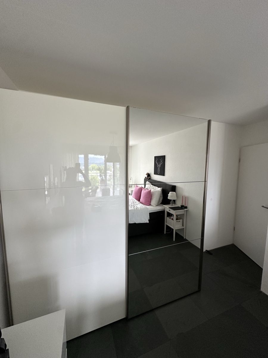 Interio Armadi: Kleiderschrank mit Schiebetüren – Usato da Erlenbach ZH venduto da fab_d28j