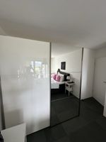 Kleiderschrank mit Schiebetüren