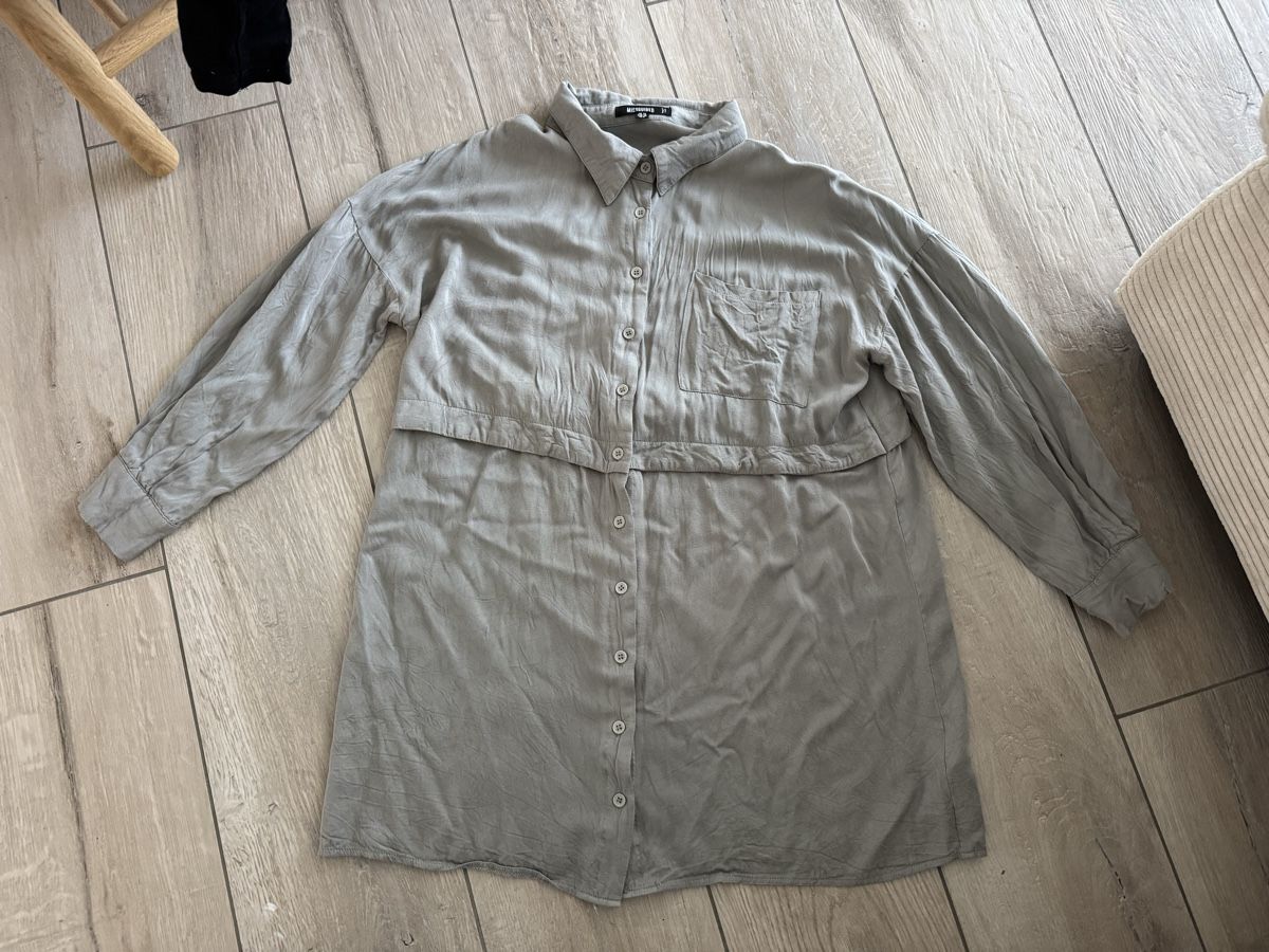Kleider: Stoffkleid olivegrün – Gebraucht aus Frick von van_75yb