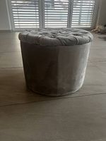 Hocker mit Stauraum