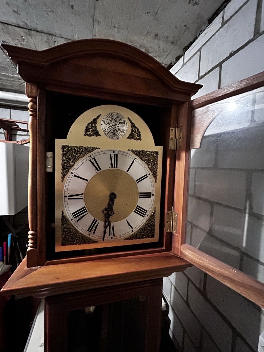 Orologi da terra & Orologi da parete: Standuhr - Klassische Eleganz fürs Wohnzimmer – Usato da Hünibach venduto da JasiR 1