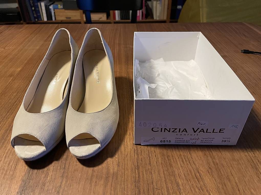 Scarpe da donna: Peeptoes "Cinzia Valle" beige Gr.39.5 – Usato da Winterthur venduto da merino2 1