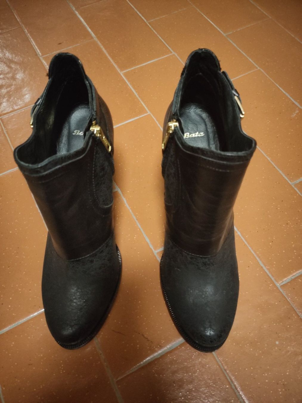 Scarpe da donna: Schöne Stiefel (Bata) – Usato da Zürich venduto da Saf12