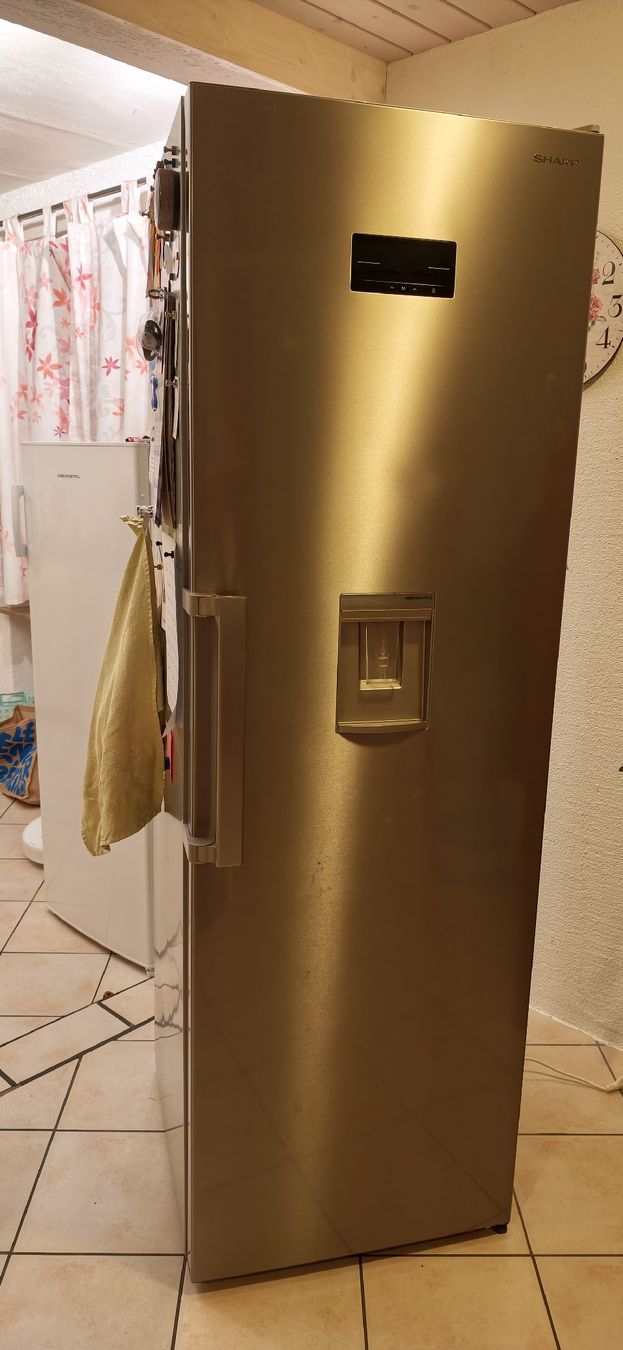 Sharp Frigoriferi: Sharp Kühlschrank 380L – Difettoso da Subingen venduto da Xevous1