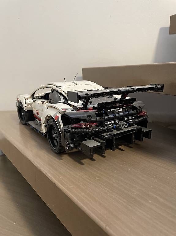 Lego Kit di costruzioni: LEGO TECHNIC Porsche 911 RSR 42096 – Usato da Vésenaz venduto da Nephrax 3