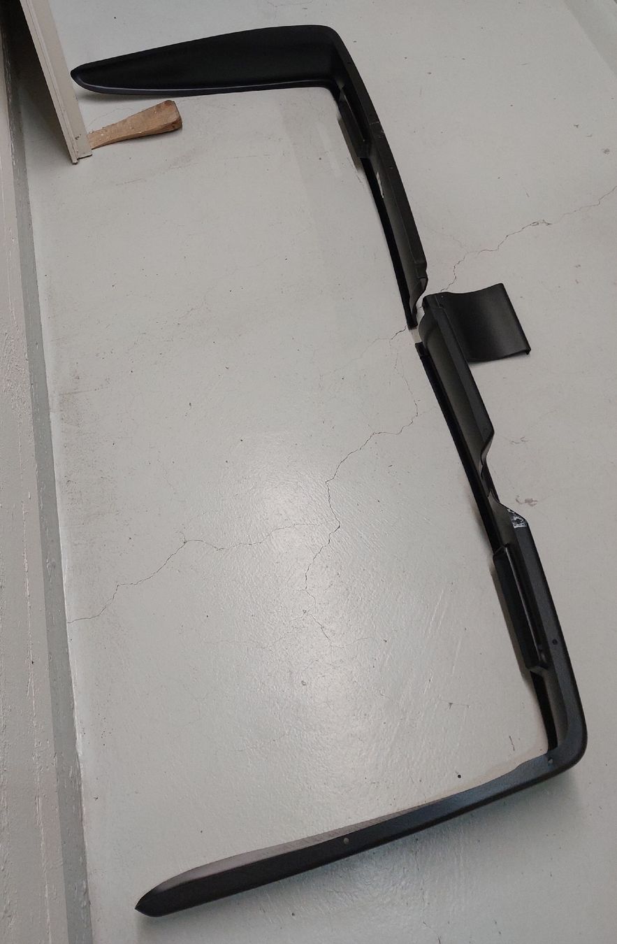 VW Tutti pezzi di ricambio auto: VW Bus T3 Frontspoiler neu – Nuovo (secondo la descrizione) da Uster venduto da Gery8 1