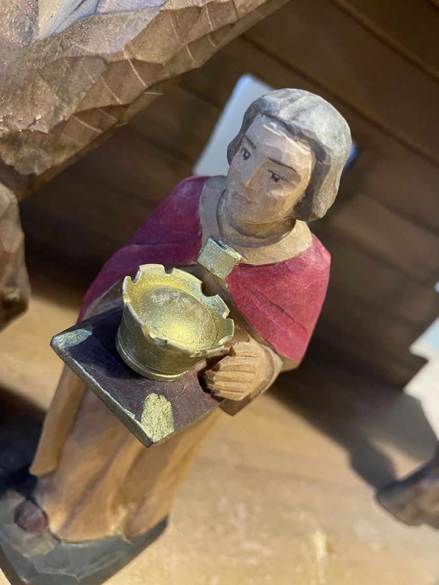 Statuette: König stehend E. Thomann Brienz  – Usato da Flawil venduto da Naphtali 4