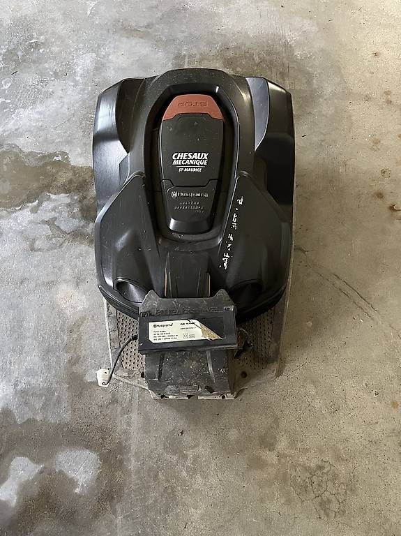 Tagliaerba: HUSQVARNA Automower ACX 330 – Usato da Evionnaz venduto da perno