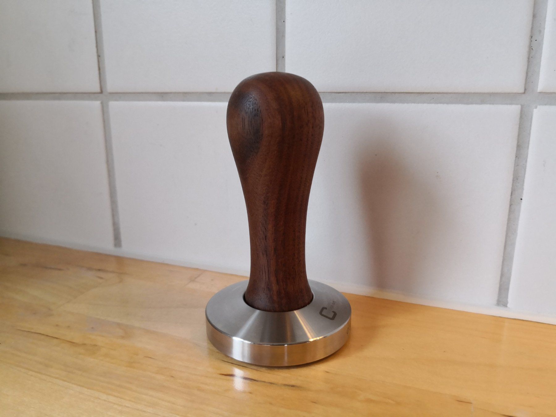 Elettrodomestici da cucina: Tamper 58mm mit Nussbaumgriff – Usato da Melchnau venduto da Asmodeus