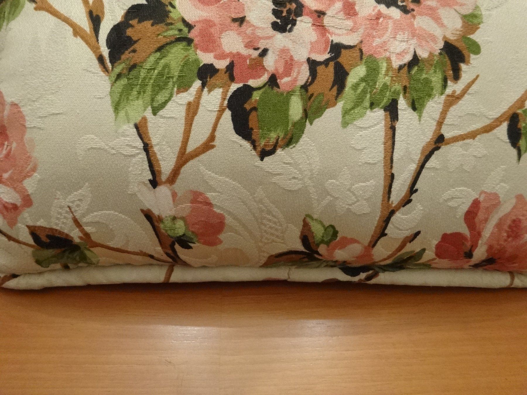 Cuscini: Coussin en satin damassé – Nuovo e nell'imballaggio originale da Biel/Bienne venduto da milamila02 3