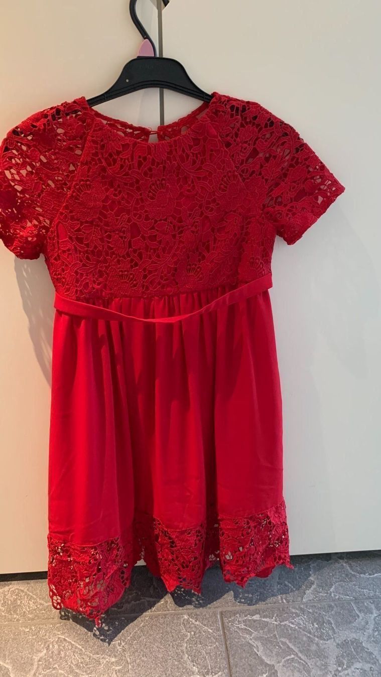 Vestiti & Gonne: Schönes Mäd.kleid rot 9J. – Usato da Biel-Benken BL venduto da BelginE