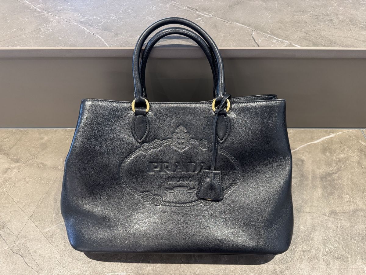Prada Taschen für Damen: Prada Kalbsledertasche Double 1BA579 Schwarz – Gebraucht aus Schindellegi von Leormn_ch