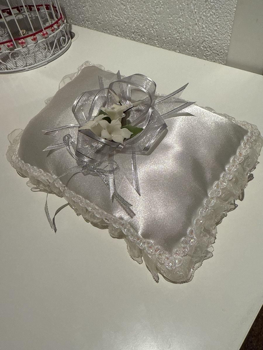 Kissen: Romantisches Ringkissen Hochzeit weiss silber – Neu (gemäss Beschreibung) aus Hemmental von val_k2zb 1