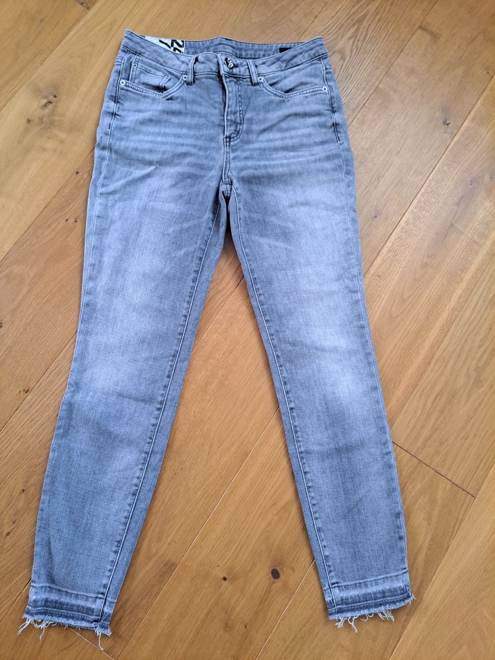 Opus Jeans: Tolle Jeanshose in grau der Marke Opus – Usato da Büren SO venduto da kim_yc8x