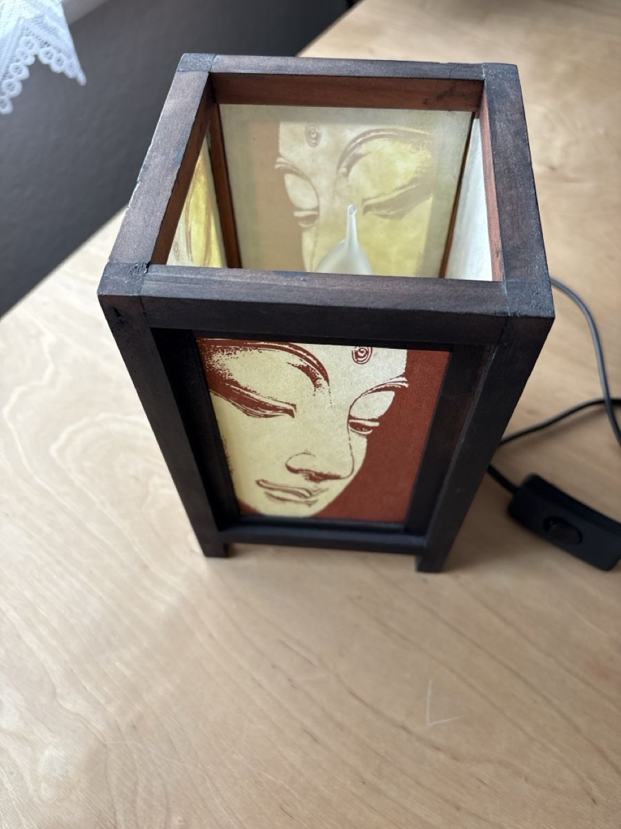 Lampade: Tischlampe Holz mit asiatischem Bild – Usato da Thun venduto da Gitarre-1 2