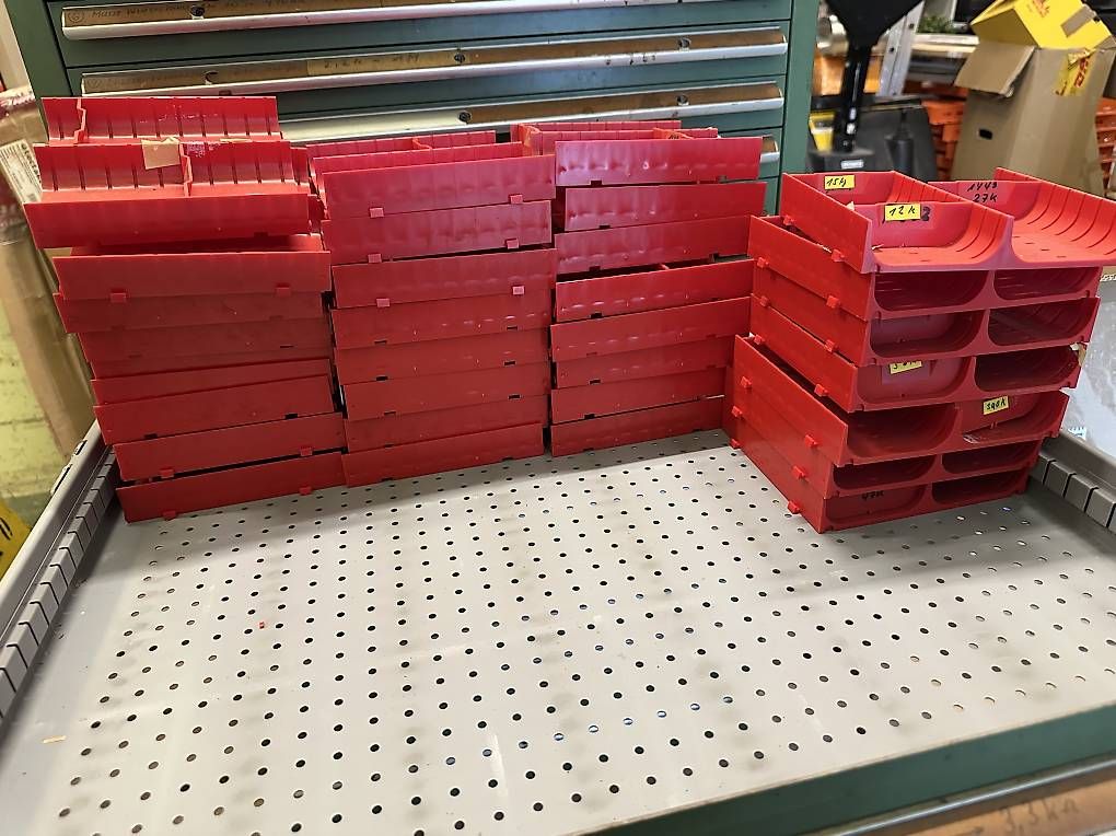 Lista Tutti gli attrezzi: 48 Stk. gebrauchte Lista Einteillungen 15x15cm – Usato da Necker venduto da liq24 1