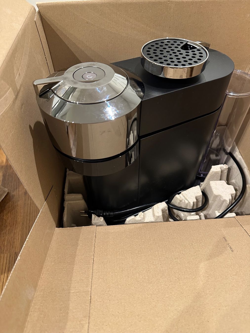 Nespresso Macchine per caffè & Macchine per espresso: Nespresso Vertuo Next – Usato da Heimberg venduto da Arcsaber 1