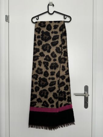Stradivarius Schal Leo-Print 205x55 cm
