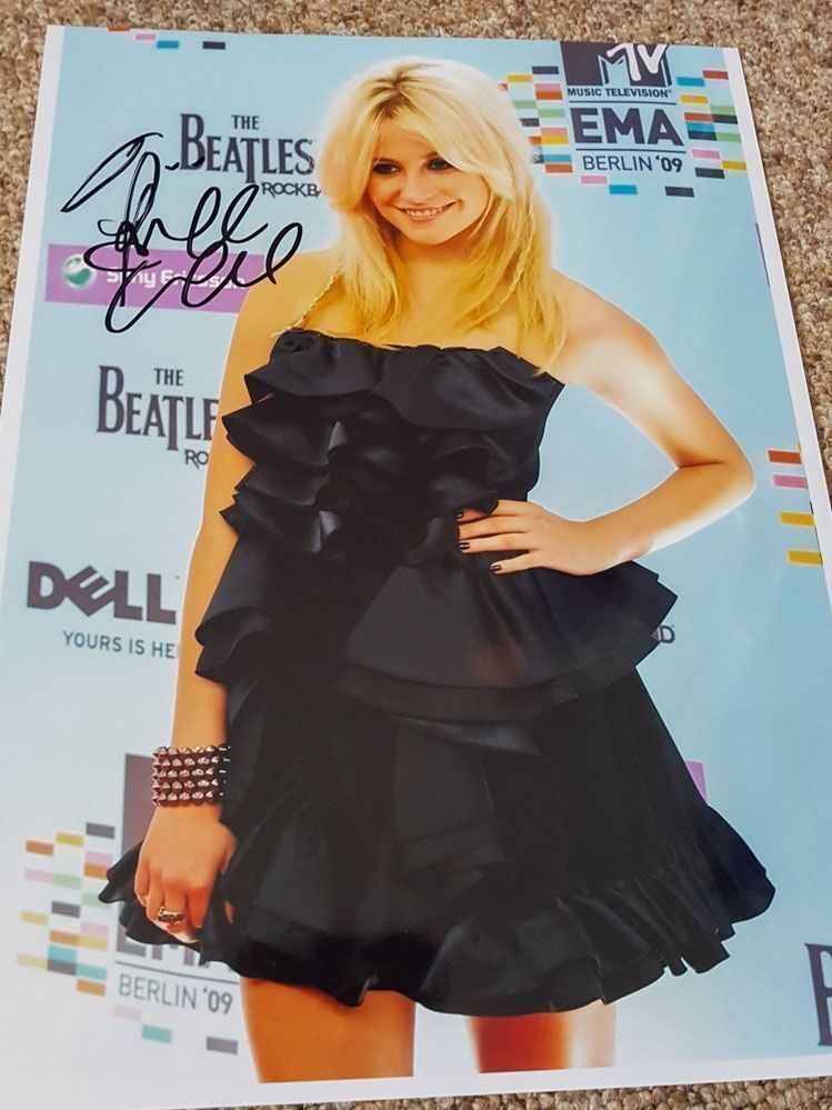 Autografi: Pixie Lott - Autogramm auf Foto – Usato da Kaisten venduto da Simpsons4
