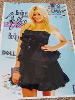 Pixie Lott - Autogramm auf Foto