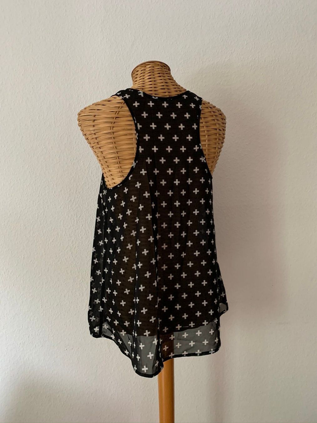 Top: Chiffon Top schwarz mit Kreuzen - M – Usato da Zürich venduto da Diazaio 2