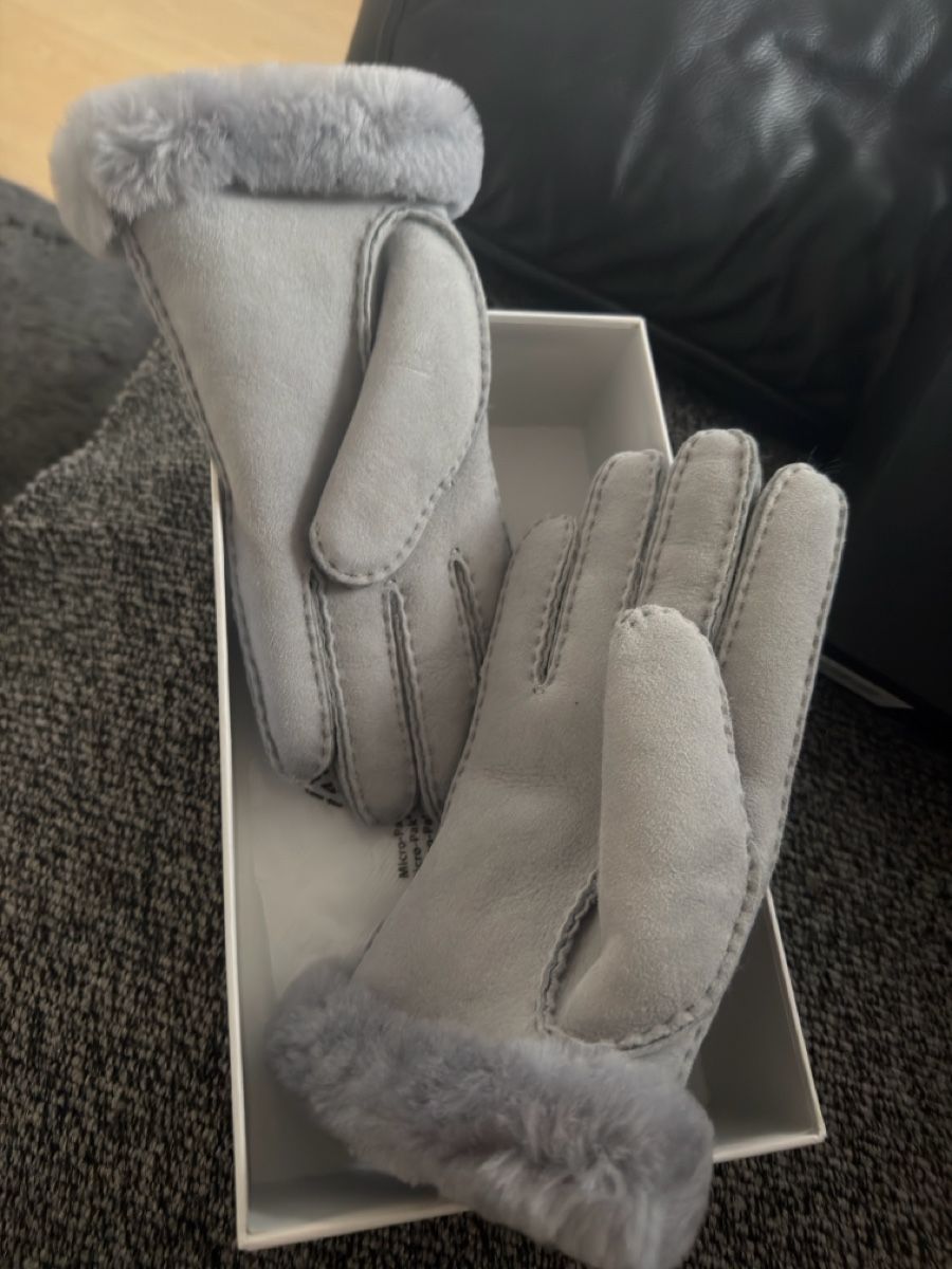 Ugg Guanti & manicotti: Ugg Handschuhe L – Nuovo e nell'imballaggio originale da Jona venduto da nik_bdd9